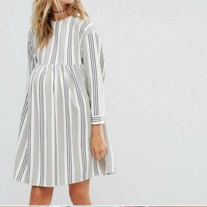 Asos Maternity 16 fits larger (18+)